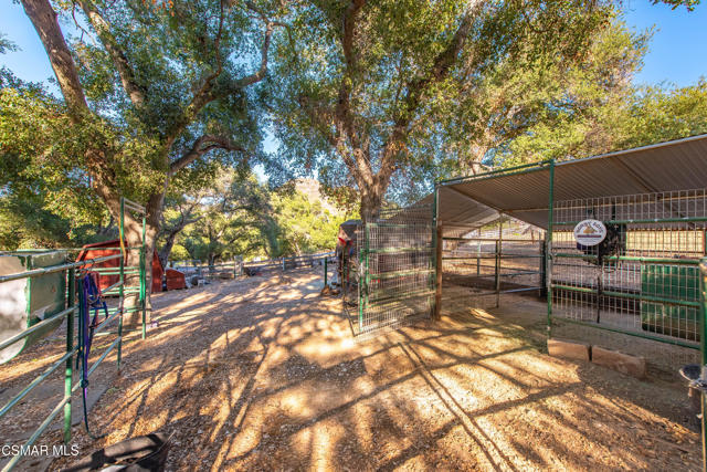 356 E Carlisle Road, Thousand Oaks CA: https://media.crmls.org/mediaz/a8d34a0c-46c5-4e5e-89ad-64de18301754.jpg