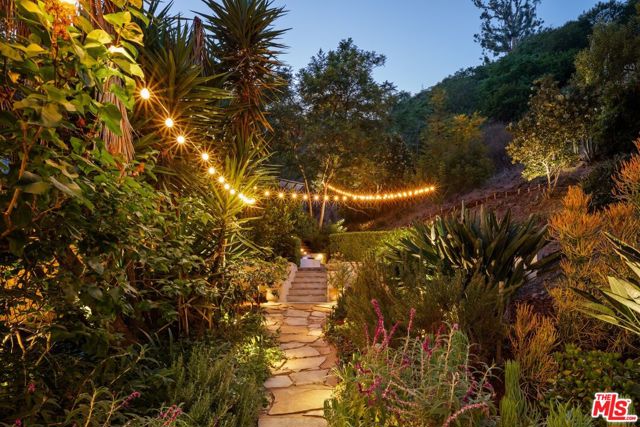 2 Bed Home for Sale in Los Angeles, California