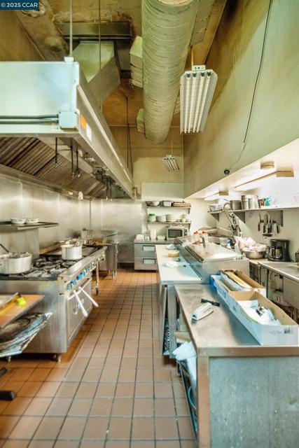 353 24Th St, Richmond CA: https://media.crmls.org/mediaz/a8d406f8-0869-4e52-ac14-fe744d5805f1.jpg