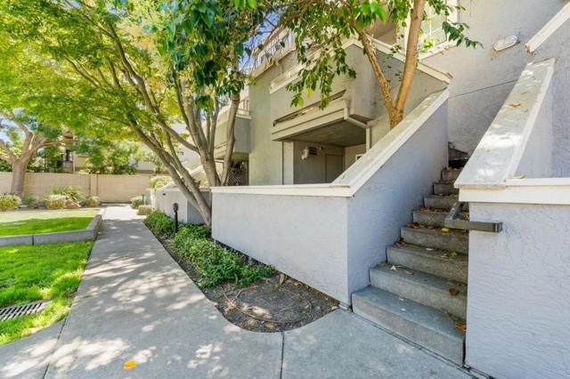 24632 Diamond Ridge Drive, Hayward CA: https://media.crmls.org/mediaz/a8d4468a-a48f-4f14-8660-3eb4f6e642cd.jpg