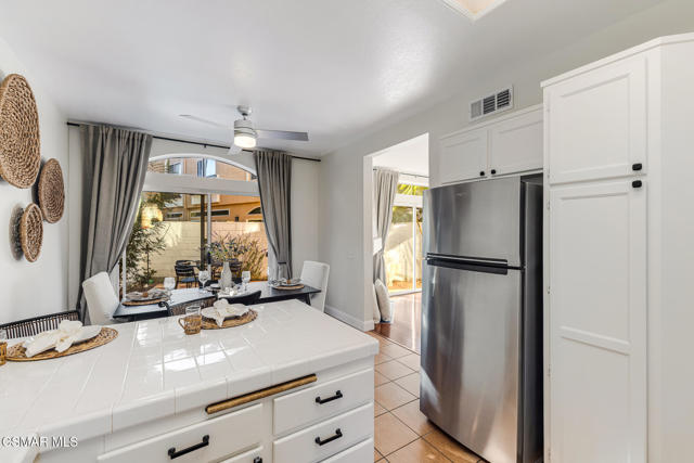 4153 Brookcrest Court, Moorpark CA: https://media.crmls.org/mediaz/a8d491ee-36ed-4d65-a50f-f55e0e490c52.jpg