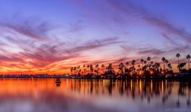 4732 Iroquois Ave, San Diego CA: https://media.crmls.org/mediaz/a8d4b99c-6934-4533-8b70-1a8991564da4.jpg