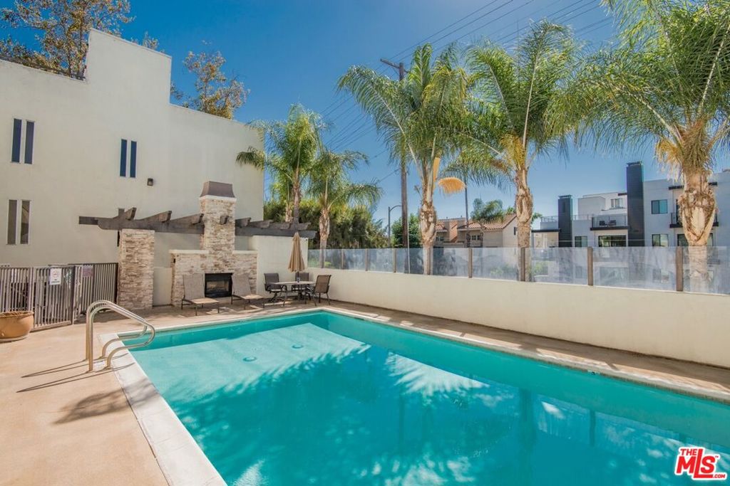 4702 Fulton Avenue #107