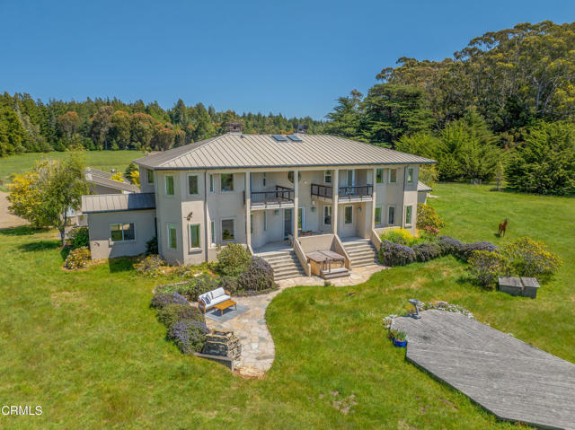28651 S Highway 1, Point Arena CA: https://media.crmls.org/mediaz/a8d5e211-5909-41e7-b2dc-e70162ada893.jpg