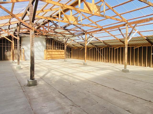 7705 Orford Rd, Stockton CA: https://media.crmls.org/mediaz/a8d694a2-6249-4d0f-bd91-332c96359f45.jpg