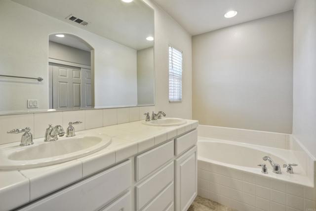 1440 Clearview Way, San Marcos CA: https://media.crmls.org/mediaz/a8d78c90-fe49-44fe-9e6f-e800ba61b501.jpg