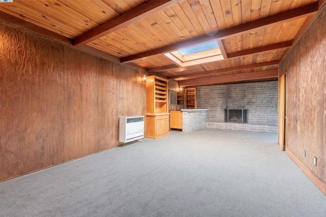 Image 11 of 25 For 15204 Norton St