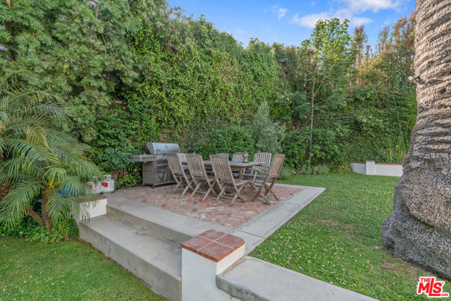 221 S Beverly Glen Boulevard, Los Angeles CA: https://media.crmls.org/mediaz/a8d7e9e5-cc12-4d6e-afd7-86d9cef03992.jpg