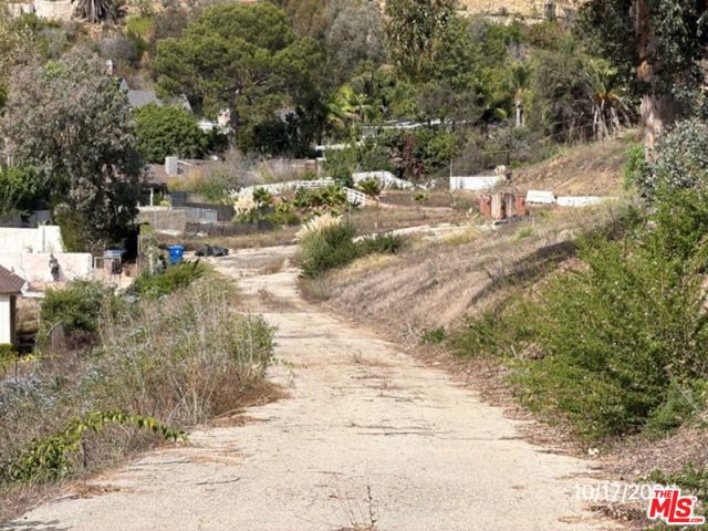 949 Las Lomas Avenue photo 2