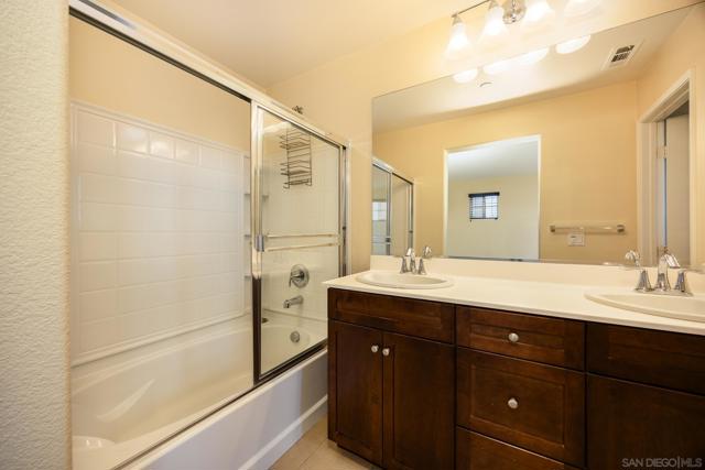 1110 Calabria St, Santee CA: https://media.crmls.org/mediaz/a8d9369f-22f3-4790-bbe0-c6abb979fdd2.jpg