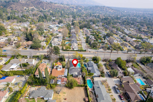 4917 Angeles Crest Highway, La Canada Flintridge CA: https://media.crmls.org/mediaz/a8d94f7b-7335-44a2-91e3-1f67e2475caa.jpg