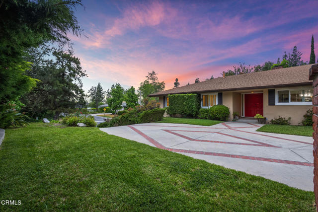 5766 Briartree Drive, La Canada Flintridge CA: https://media.crmls.org/mediaz/a8d99b0e-24b9-4925-800b-30aa82af9f2d.jpg