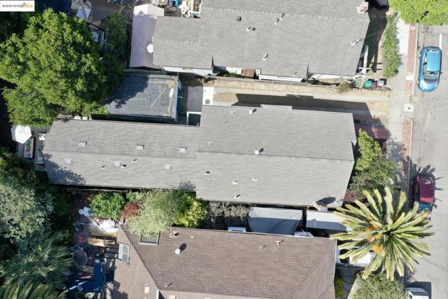 580 Chetwood St., Oakland CA: https://media.crmls.org/mediaz/a8da9c7f-1e89-4a9e-9e0d-f2b998b3fd94.jpg