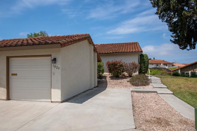 1829 Forestdale Dr, Encinitas CA: https://media.crmls.org/mediaz/a8db4905-918c-4212-a104-d4410ba24530.jpg