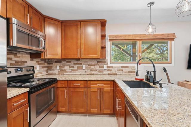 12960 Skyline Boulevard, Woodside CA: https://media.crmls.org/mediaz/a8dc9a41-2ca0-48d1-bb3a-9bb62a0a933f.jpg