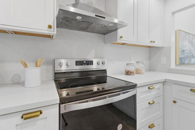 986 Cartier Lane, Foster City CA: https://media.crmls.org/mediaz/a8dd3ba7-424b-481d-955e-9d88d44e320b.jpg