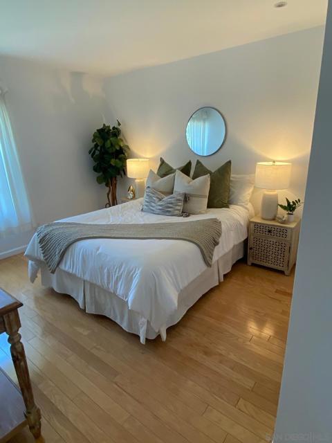 359 W Glenwood Ave, Fullerton CA: https://media.crmls.org/mediaz/a8dd615b-816b-4c3c-aaa8-a47ccb29e42f.jpg