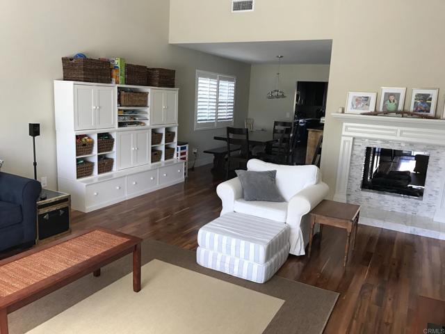 Detail Gallery Image 15 of 56 For 6860 Whitaker Ave, Lake Balboa,  CA 91406 - 3 Beds | 2 Baths
