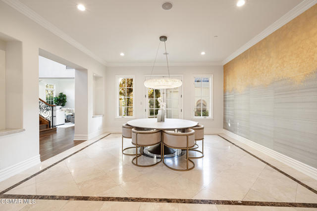29475 Malibu View Court, Agoura Hills CA: https://media.crmls.org/mediaz/a8de4d73-4b70-4e1e-a762-b9195dd711ae.jpg