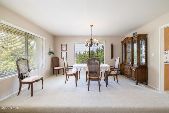 3804 Eddingham Avenue, Calabasas CA: https://media.crmls.org/mediaz/a8df83bd-a529-4e24-9184-3267a3842c50.jpg