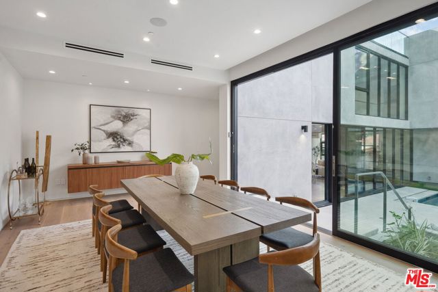 3670 Buena Park Drive, Studio City CA: https://media.crmls.org/mediaz/a8df8b2e-356e-4eb7-9328-a251ca020111.jpg