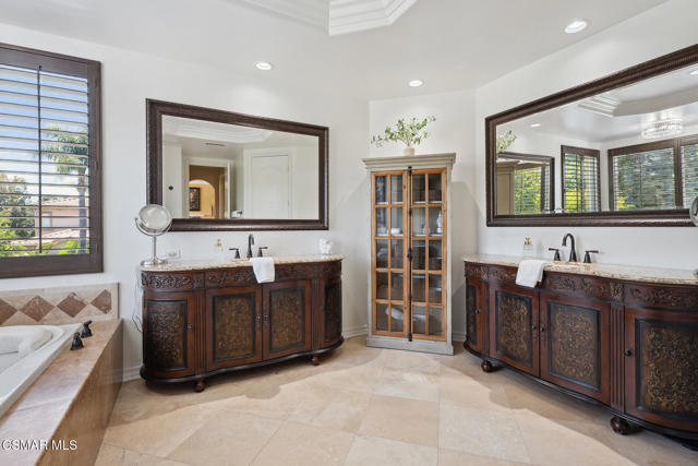 684 Noble Road, Simi Valley CA: https://media.crmls.org/mediaz/a8dfbb22-06f7-4aa9-8fbf-8e730e1217f6.jpg