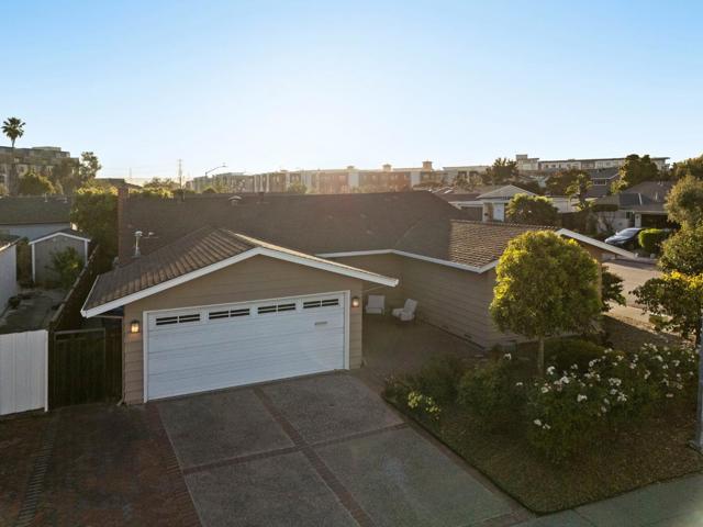 626 Harvester Drive, Foster City CA: https://media.crmls.org/mediaz/a8dfe458-8cde-4807-b747-60480b9c8a40.jpg