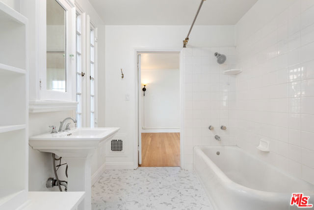 2063 Grace Avenue, Los Angeles CA: https://media.crmls.org/mediaz/a8e01a01-7b9f-40dd-b9a5-c696a9ec9dab.jpg
