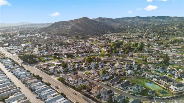 10250 New Bedford Court, Lakeside CA: https://media.crmls.org/mediaz/a8e02094-388c-4d66-a1a4-dad136745724.jpg