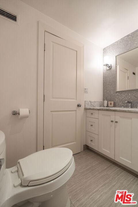 https://media.crmls.org/mediaz/a8e050a1-5290-48b4-ba70-db25904010c0.jpg?preset=X-Large