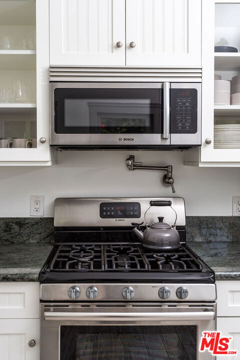 5850 Foothill Drive, Los Angeles CA: https://media.crmls.org/mediaz/a8e06627-0498-4bf9-a1fb-396d41b3d434.jpg