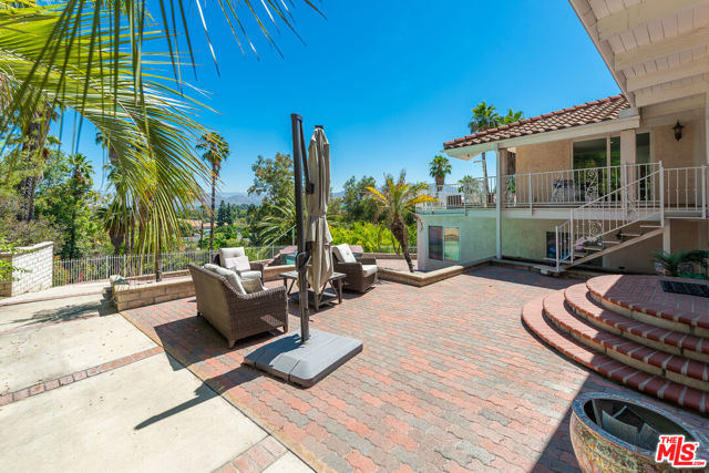 2357 Knob Hill Drive, Riverside CA: https://media.crmls.org/mediaz/a8e105e4-d1f5-4591-b7fc-d74a5334fe46.jpg
