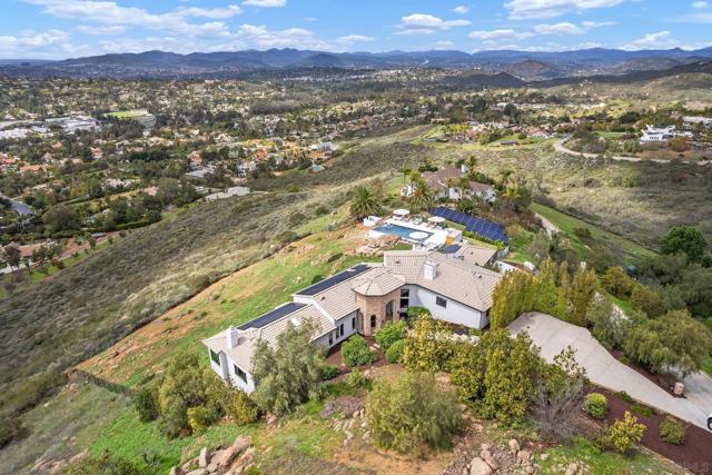 15484 Markar Rd, Poway CA: https://media.crmls.org/mediaz/a8e11011-3d51-4fab-bfde-ad8df2c9282c.jpg