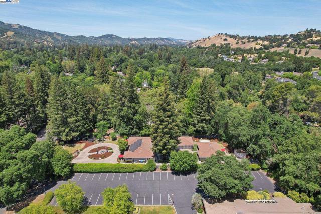 688 Danville Blvd, Danville CA: https://media.crmls.org/mediaz/a8e122a9-3332-4c50-879c-af47bd81f75b.jpg