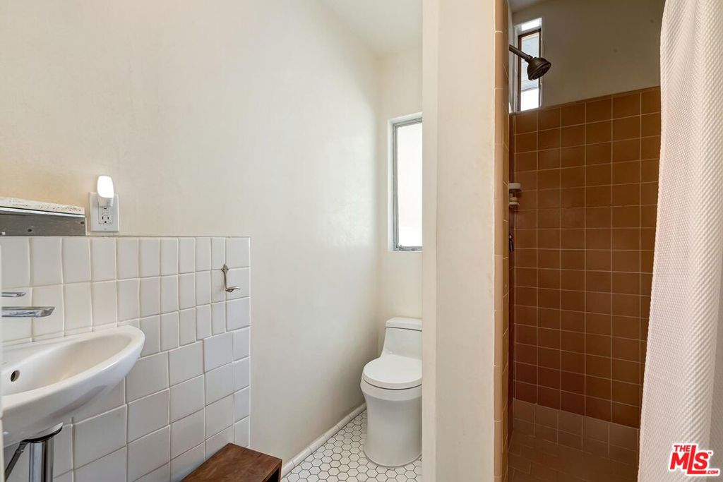 MLS #25612815 image #24