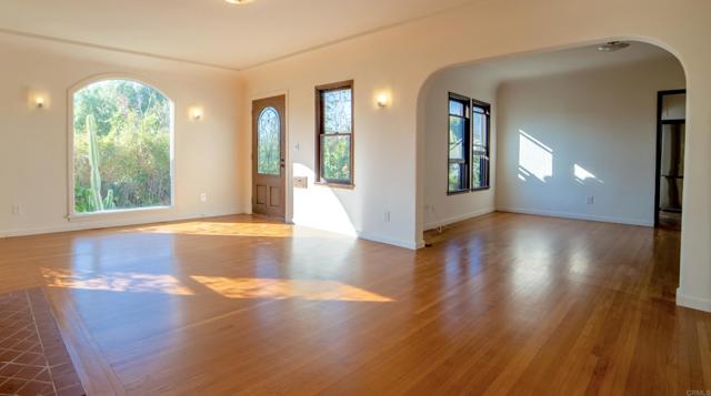 Detail Gallery Image 5 of 35 For 362 Palm Ave, Chula Vista,  CA 91911 - 5 Beds | 3 Baths