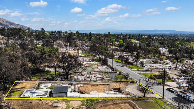 369 E Altadena Dr, Altadena CA: https://media.crmls.org/mediaz/a8e23298-6d28-45c8-9a5d-64d36ed16064.jpg