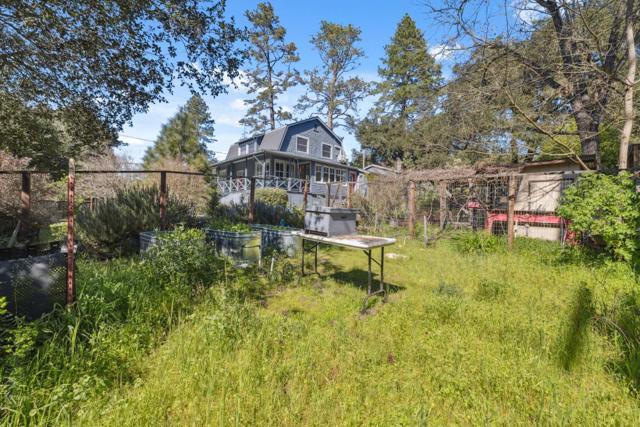 130 Pine Street, Ben Lomond CA: https://media.crmls.org/mediaz/a8e2bef2-ac5b-4d9a-8284-37c238f08ee5.jpg