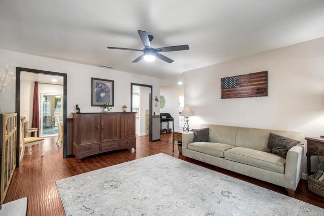 Detail Gallery Image 17 of 37 For 4231 Cielo Ave, Oceanside,  CA 92056 - 3 Beds | 2 Baths