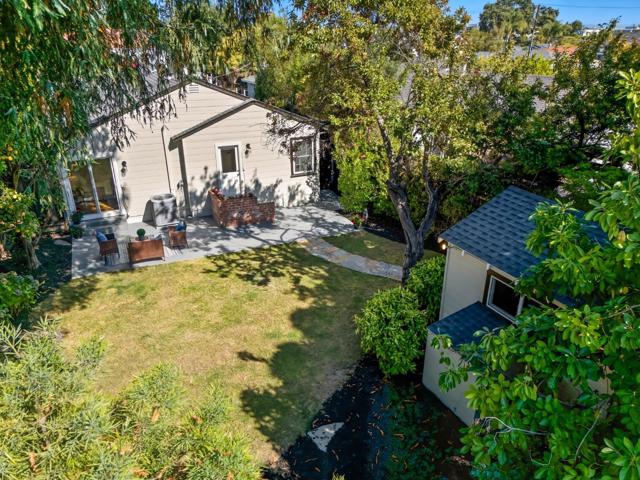 1463 Greenwood Avenue, San Carlos CA: https://media.crmls.org/mediaz/a8e3144b-611a-4488-98b0-3a88d058afe0.jpg
