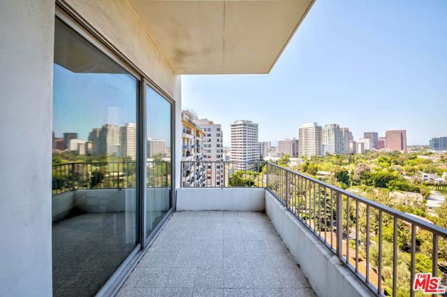 10501 Wilshire Boulevard, Los Angeles, California 90024, 2 Bedrooms Bedrooms, ,2 BathroomsBathrooms,Condominium,For Sale,Wilshire,24413872