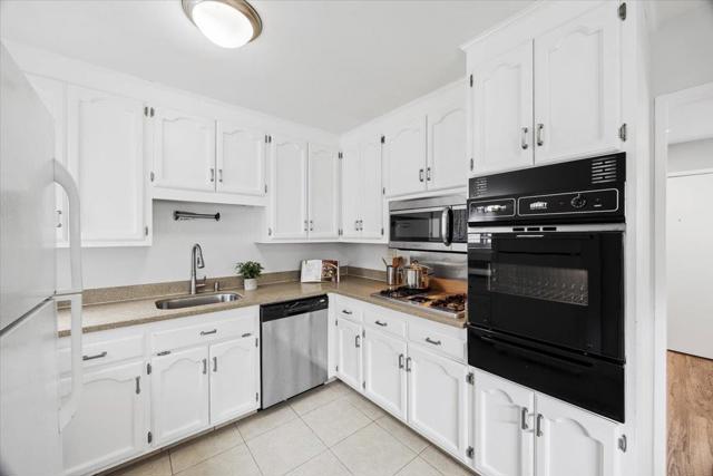 220 Lindbergh Street, San Mateo CA: https://media.crmls.org/mediaz/a8e45e6a-fee2-4381-a3ca-33e45a648f5c.jpg