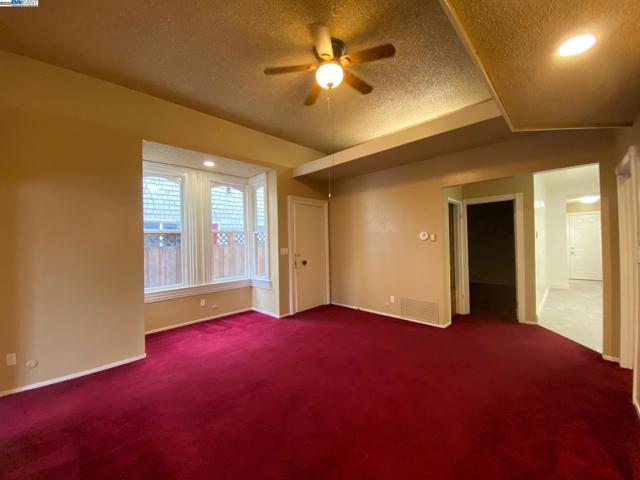 712 S 2Nd St, San Jose CA: https://media.crmls.org/mediaz/a8e53a2e-161f-4c3d-9a40-9c2eeac2ac07.jpg