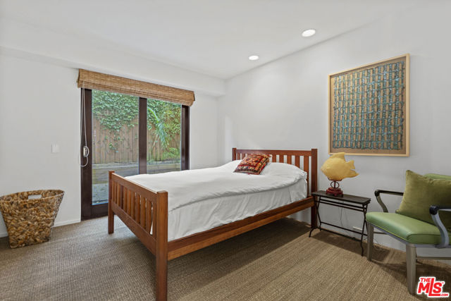 31851 Seafield Drive, Malibu CA: https://media.crmls.org/mediaz/a8e59c6f-ff7f-494a-91ef-2d2b19f55660.jpg