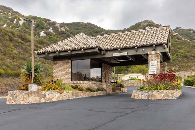 9698 Welk View Drive, Escondido CA: https://media.crmls.org/mediaz/a8e5a543-9c0b-4dfa-96d0-848fc824bc25.jpg