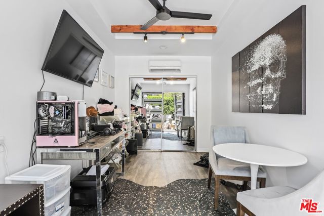 6526 San Vicente Boulevard, Los Angeles CA: https://media.crmls.org/mediaz/a8e60f14-eb7f-41f4-b948-dc17c701774a.jpg