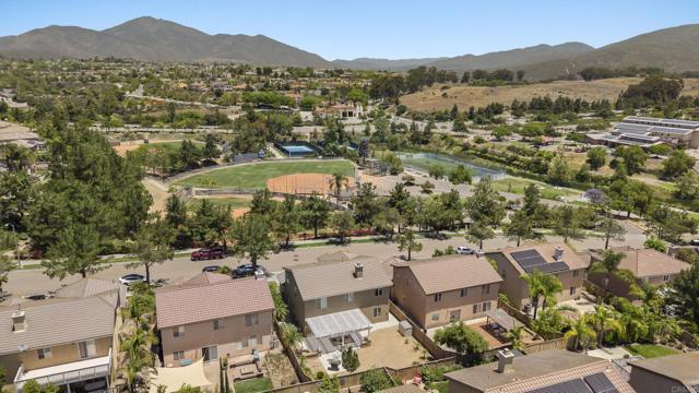 1222 N Creekside Drive, Chula Vista CA: https://media.crmls.org/mediaz/a8e66238-d904-4391-85f1-badd46f60e1e.jpg