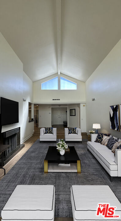 1531 Camden Avenue, Los Angeles CA: https://media.crmls.org/mediaz/a8e70b57-304b-4f4a-9ef5-be4b1f300730.jpg