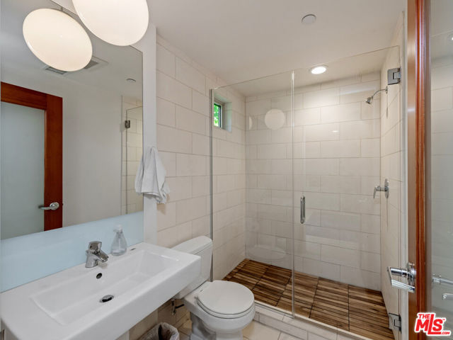 3450 Cahuenga Boulevard, Los Angeles, California 90068, 2 Bedrooms Bedrooms, ,1 BathroomBathrooms,Townhouse,For Sale,Cahuenga,24403061