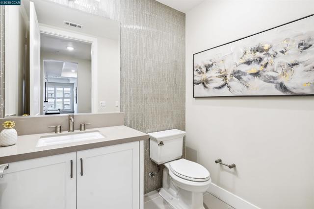20 Woodbury Highlands Court, Lafayette CA: https://media.crmls.org/mediaz/a8e77451-a231-42ee-bd10-edabef6babbb.jpg